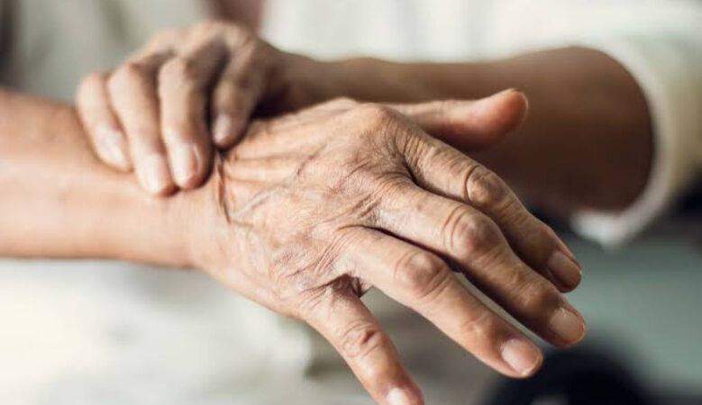 بیماری پارکینسون و علائم مربوط به آن